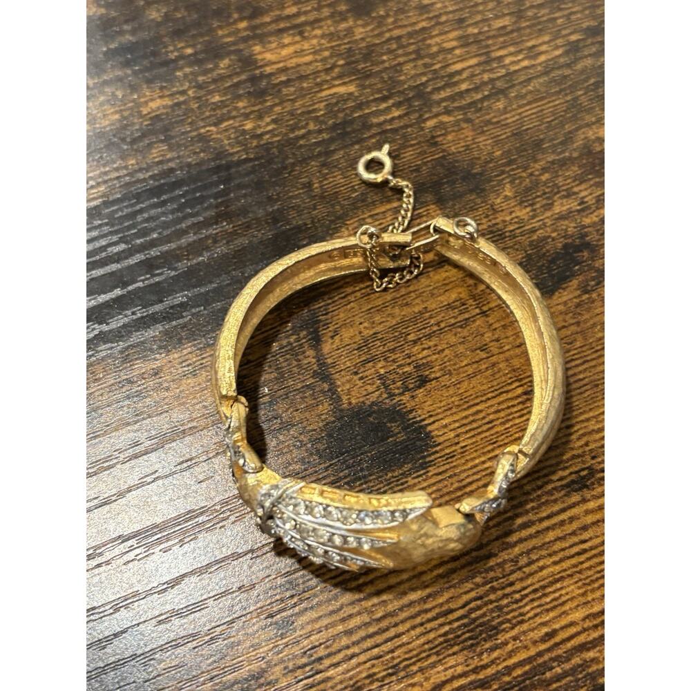 Vintage Gold Tone Rhinestone Feather Leaf Hinged Bangle Bracelet SKU188